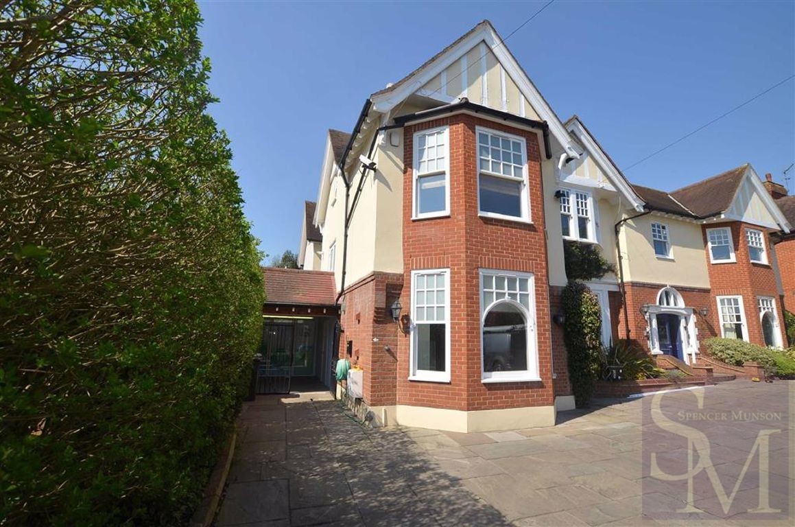 Alderton Hill, Loughton Spencer Munson Property Services