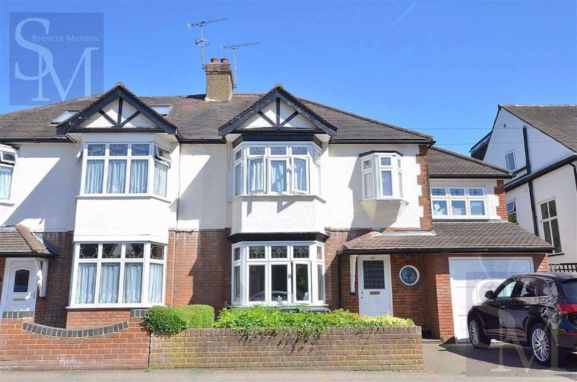 Brooklyn Avenue, Loughton, Essex Spencer Munson Property Services