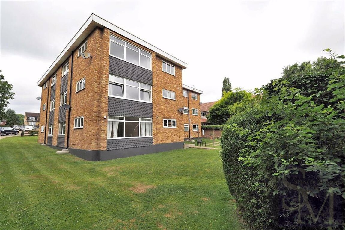 Cedar Close, Buckhurst Hill, Essex Spencer Munson Property Services