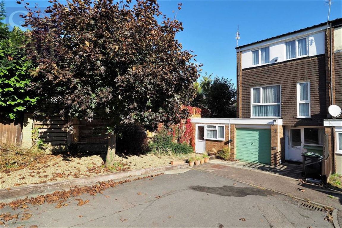 Church Close, Loughton, Essex Spencer Munson Property Services