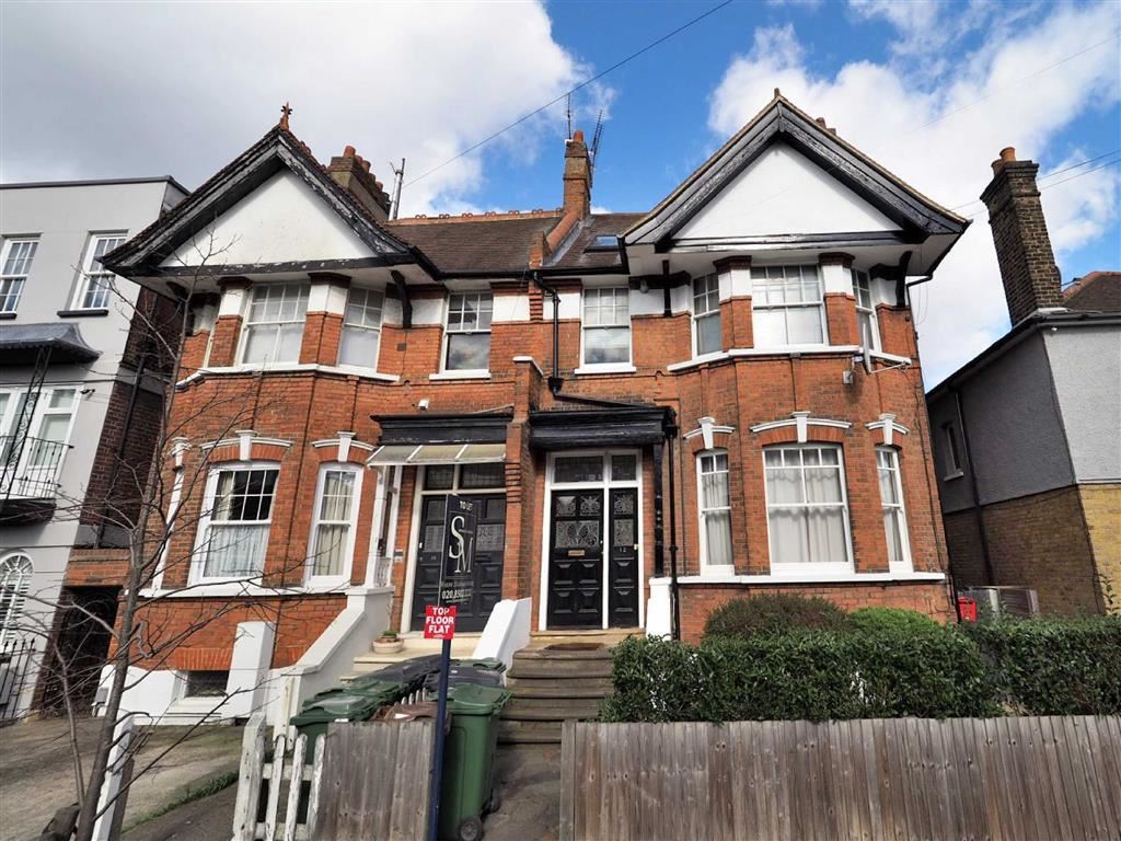 Connaught Avenue, North Chingford, London Spencer Munson Property