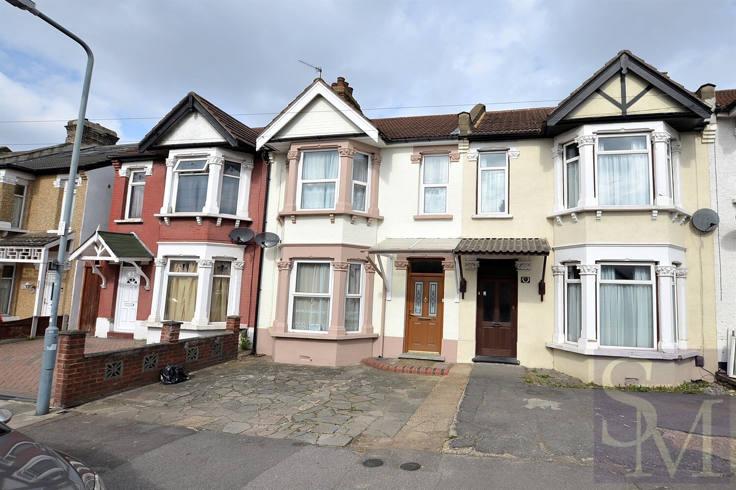 Goodmayes Avenue, Ilford, Essex, IG3 Spencer Munson Property Services