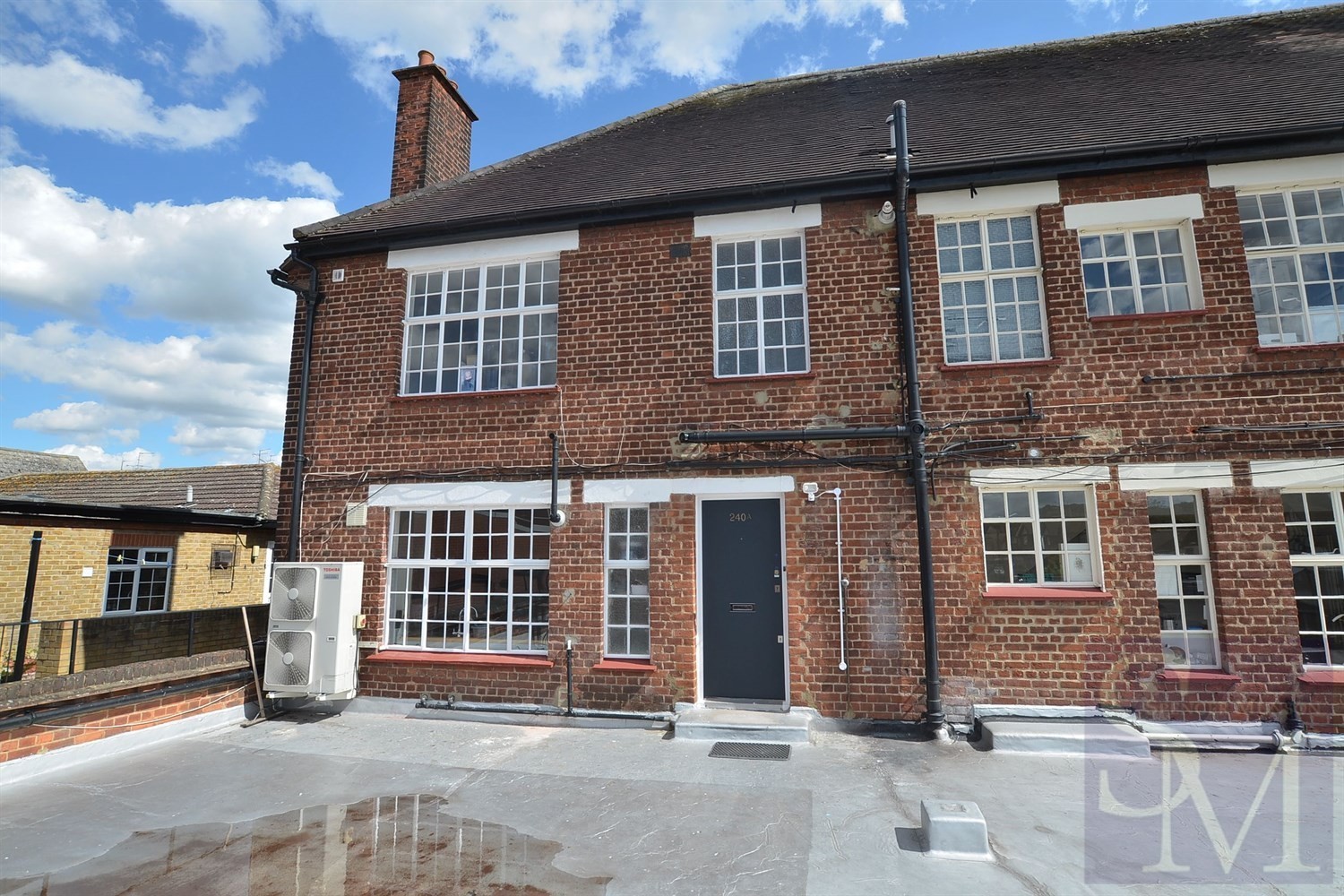 High Road, Loughton IG10 Spencer Munson Property Services