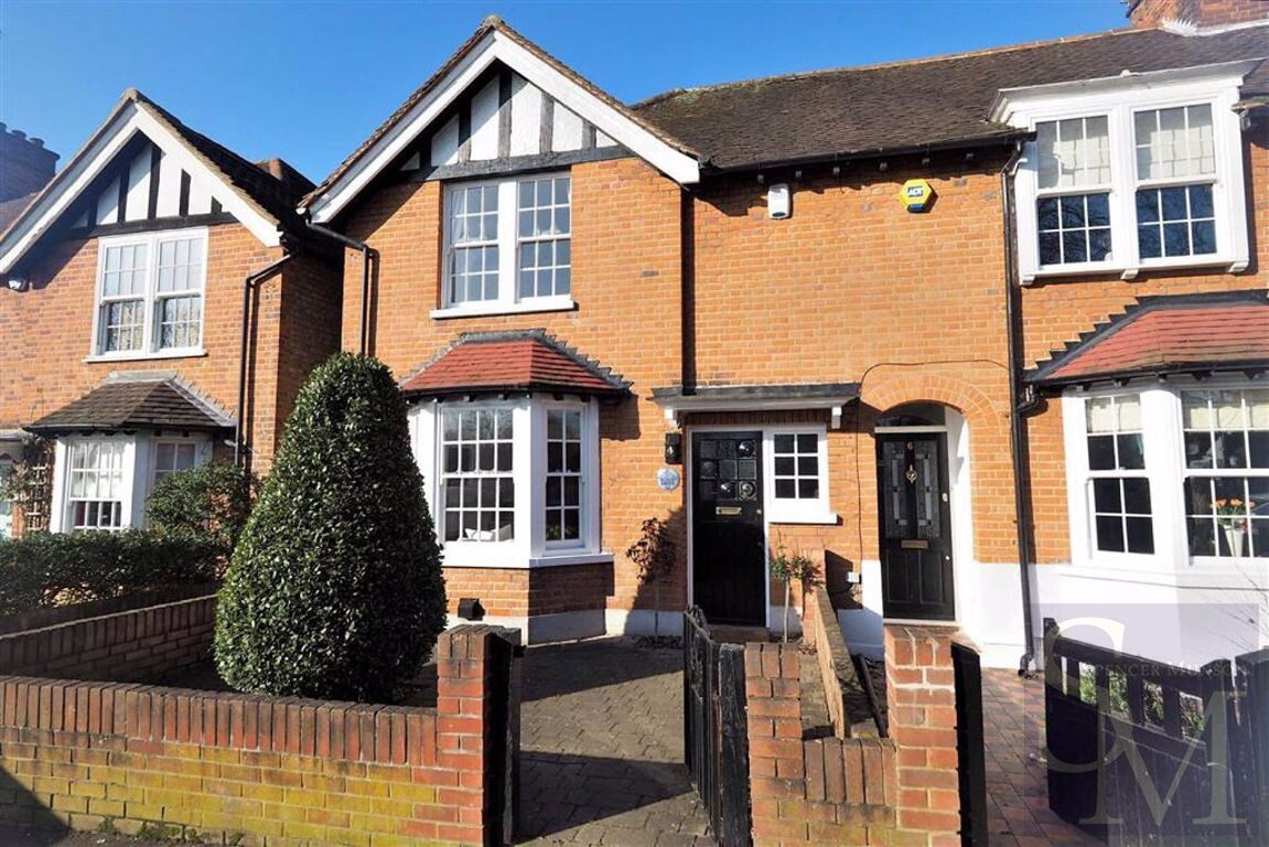 Kings Green, Loughton, Essex Spencer Munson Property Services