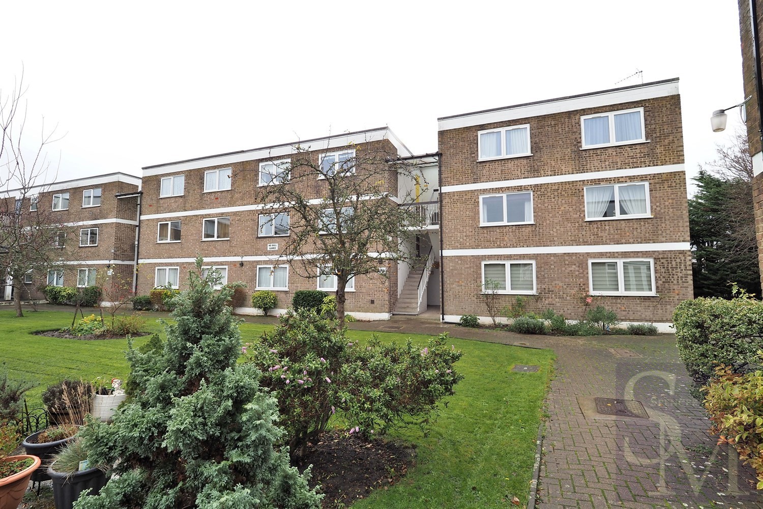 Larkswood Court, The Avenue, Highams Park E4 Spencer Munson Property