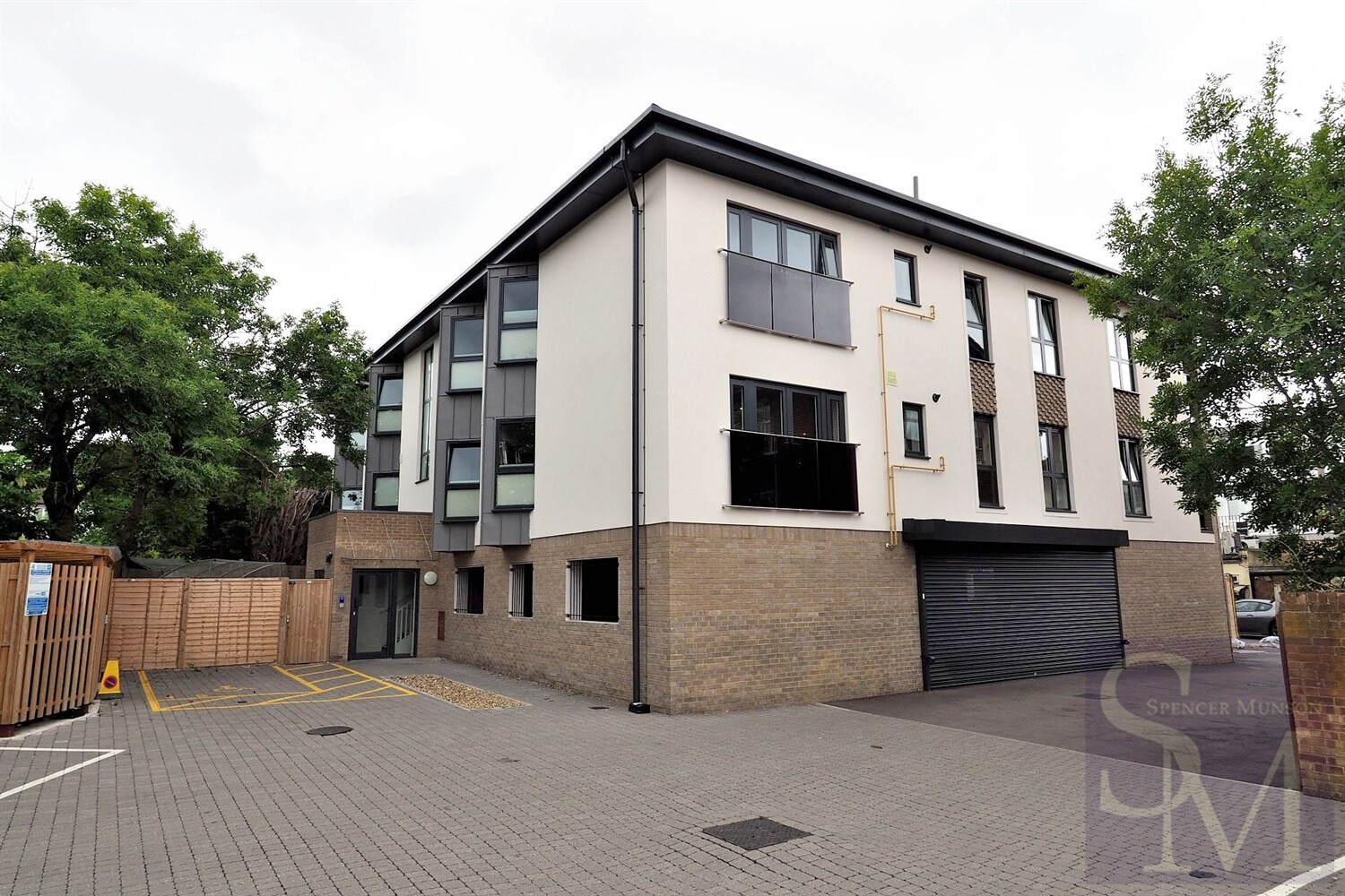 Lesley Court, High Road, Loughton IG10 Spencer Munson Property Services