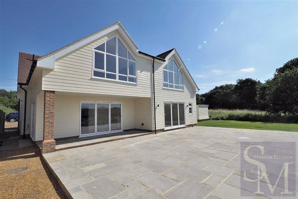 New Barns Farm, Chigwell, Essex Spencer Munson Property Services