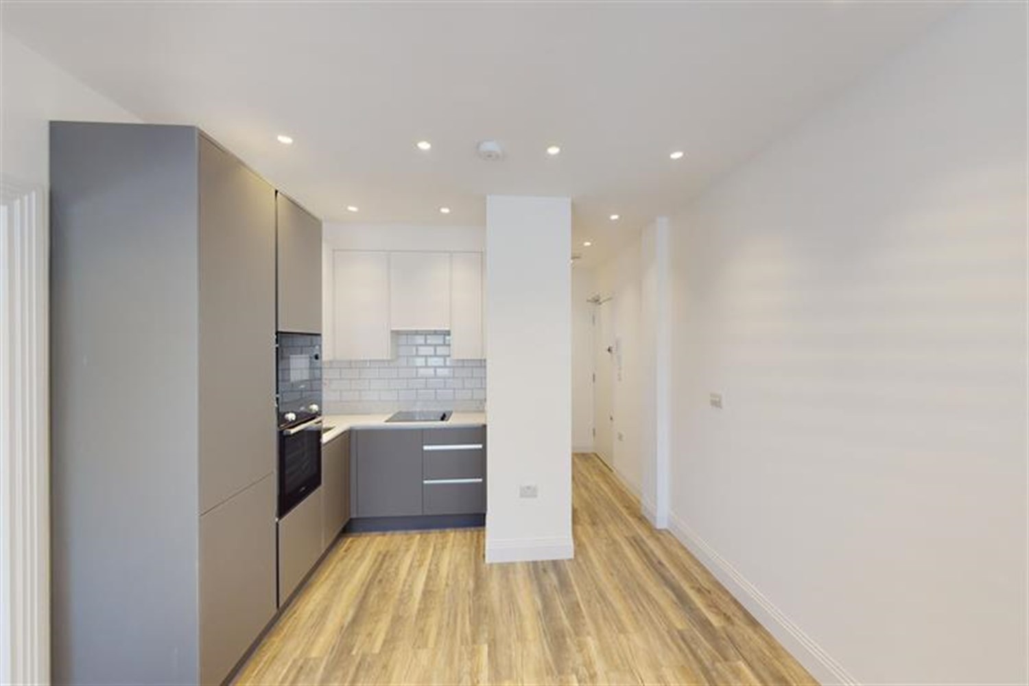 Platinum House, South Woodford, E18 Spencer Munson Property Services