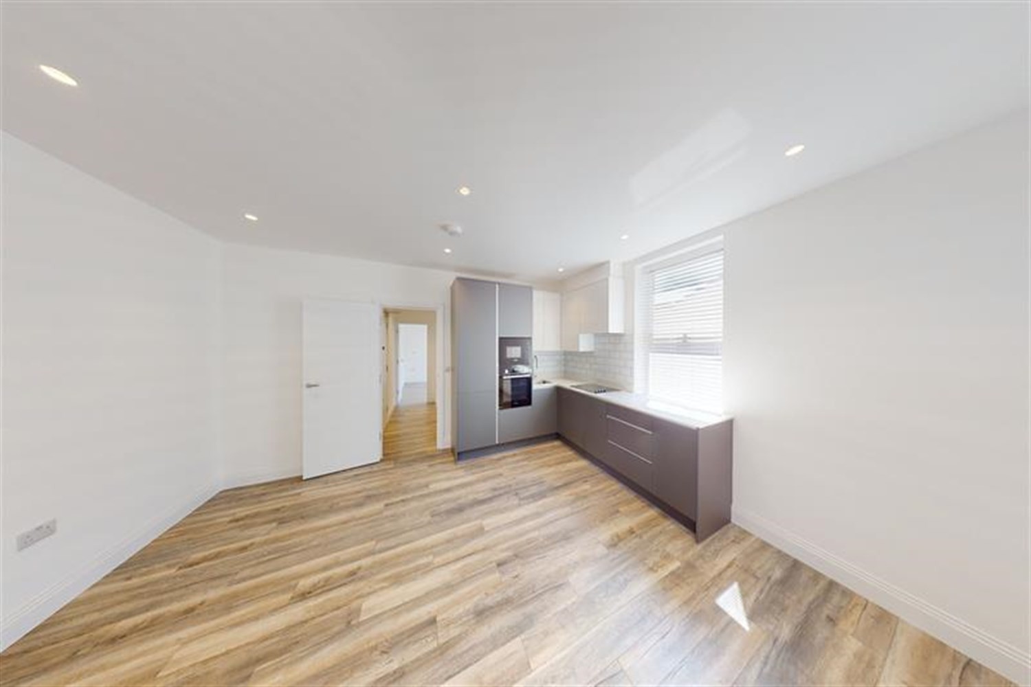 Platinum House, South Woodford, E18 Spencer Munson Property Services