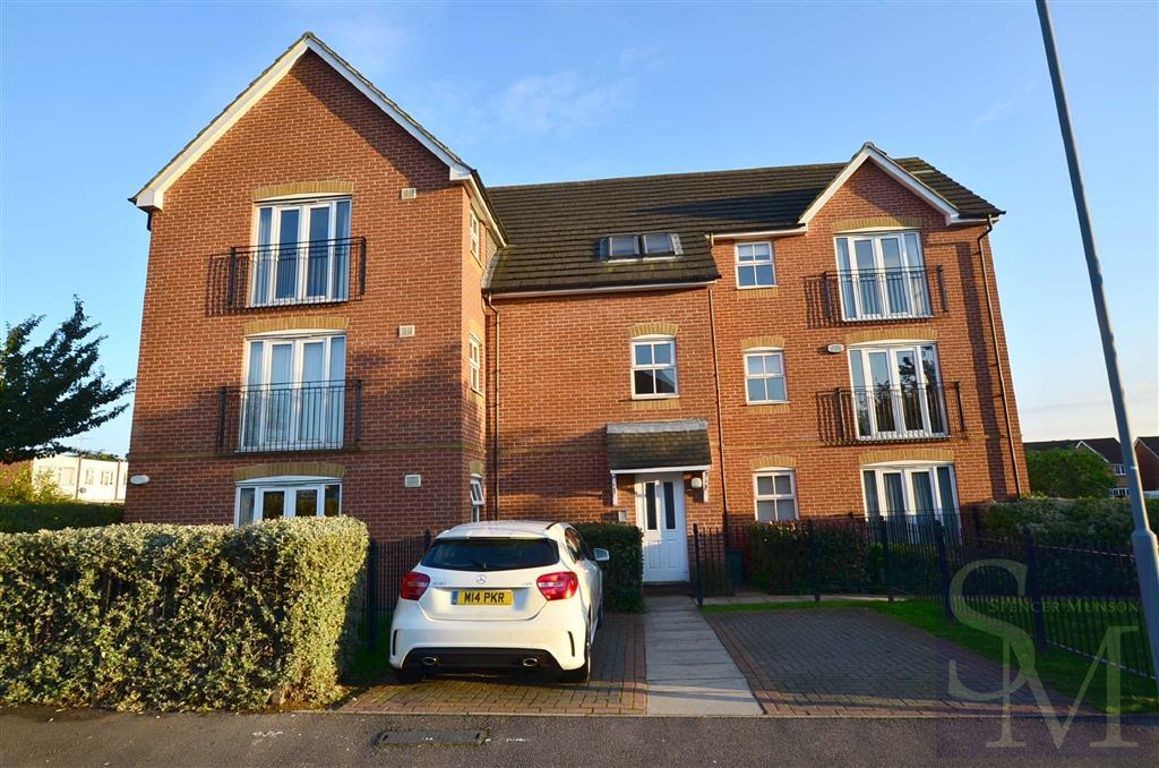 Ravenoak Way, Chigwell, Essex Spencer Munson Property Services