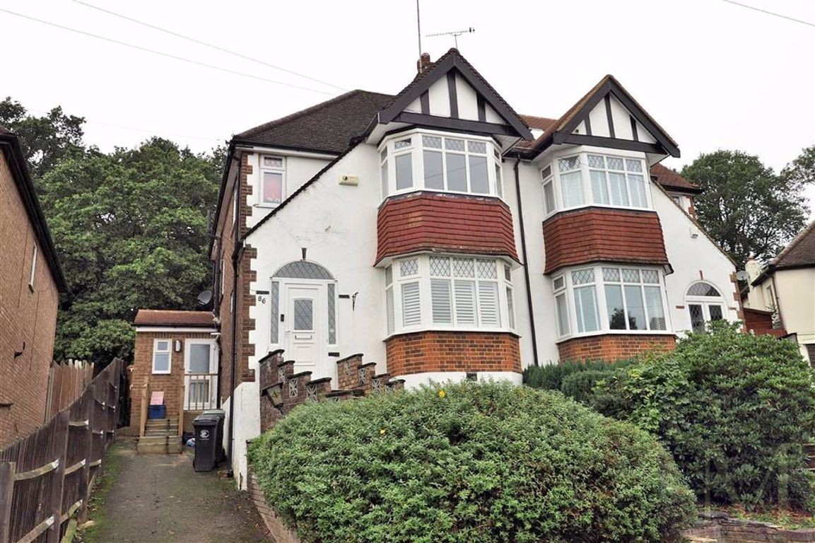 Sedley Rise, Loughton, Essex Spencer Munson Property Services