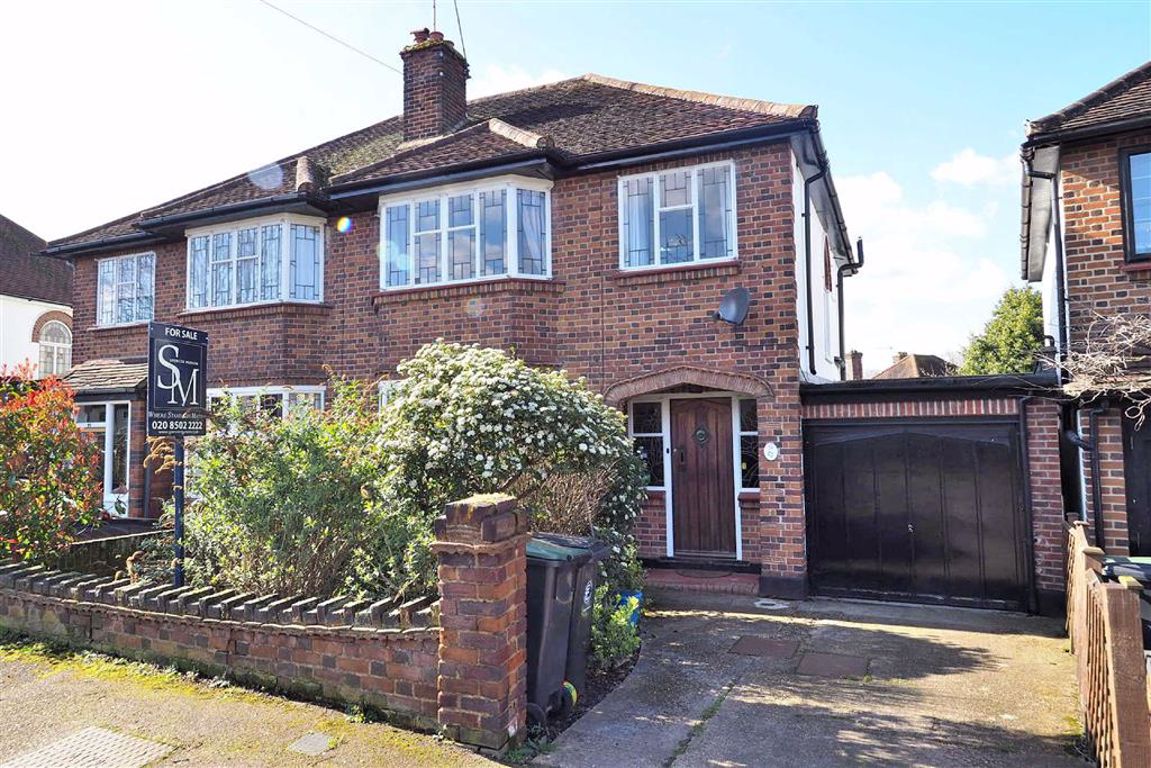 Starling Close, Buckhurst Hill Spencer Munson Property Services