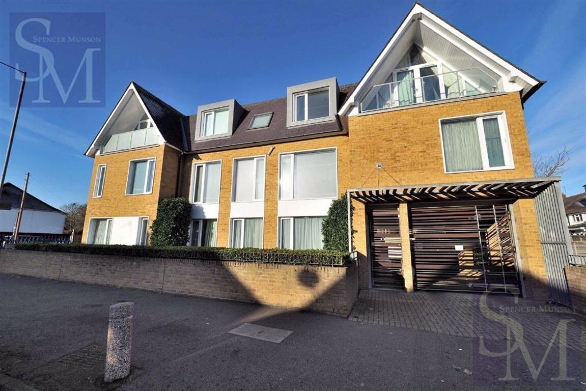 Valley Lodge, Loughton, Essex Spencer Munson Property Services