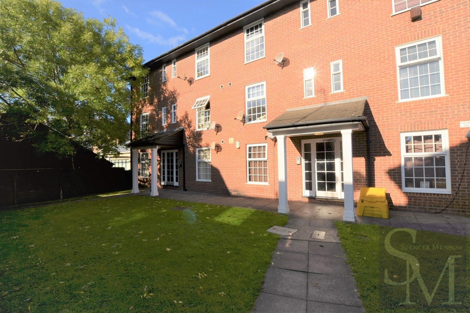 Van Ryne House, High Road Loughton, IG10 Spencer Munson Property Services