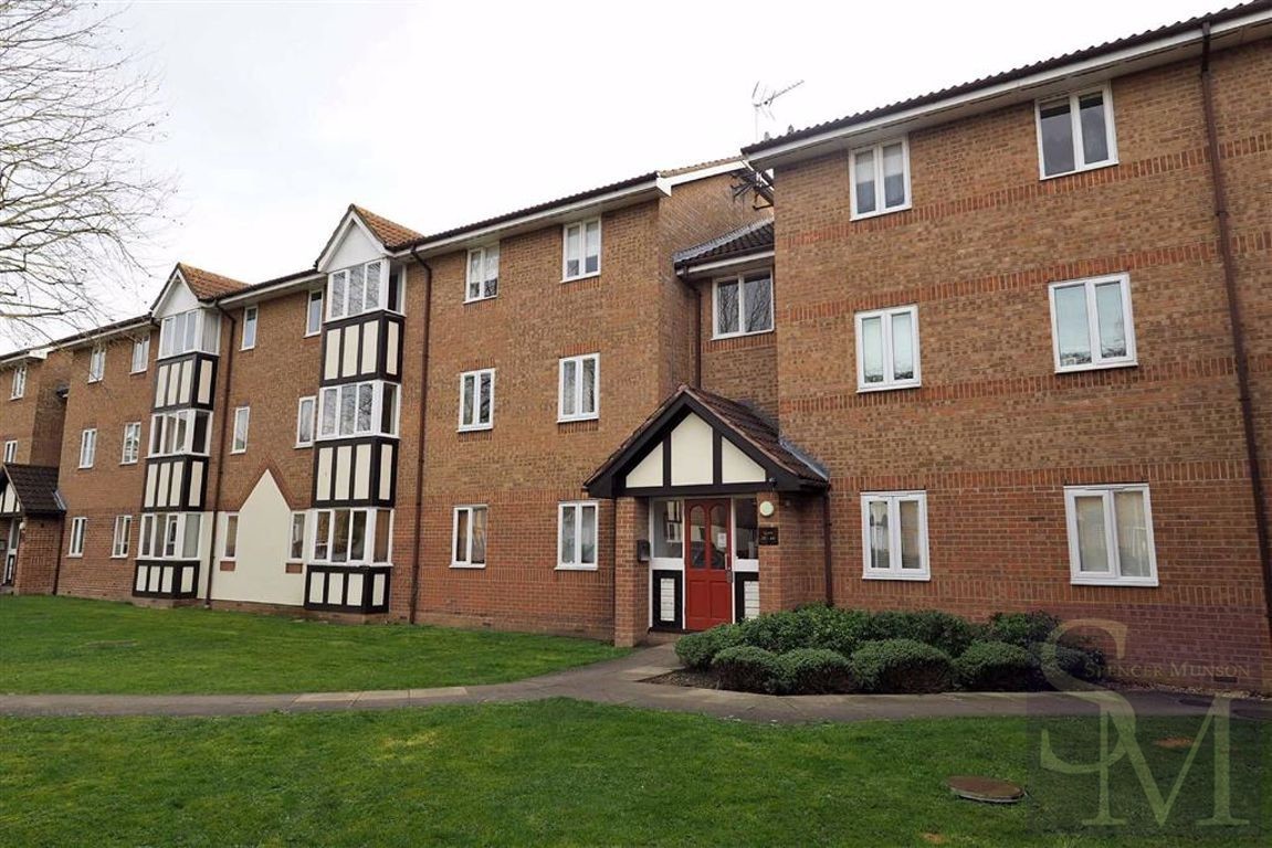 Woodland Grove, Epping, Essex Spencer Munson Property Services