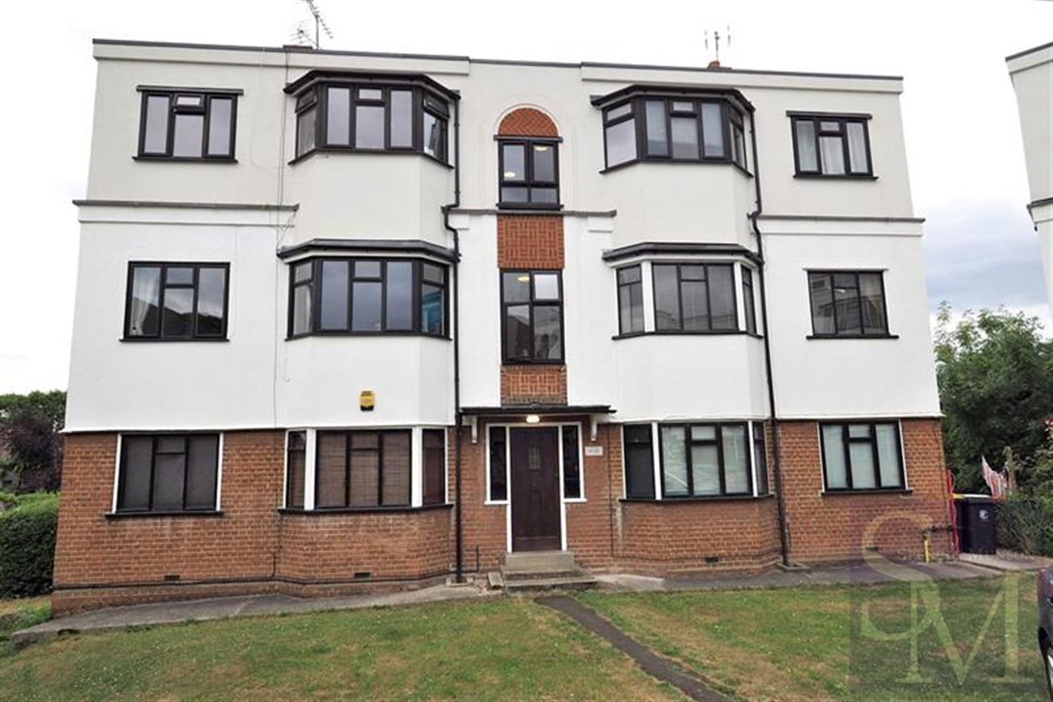 York Crescent, Loughton IG10 Spencer Munson Property Services