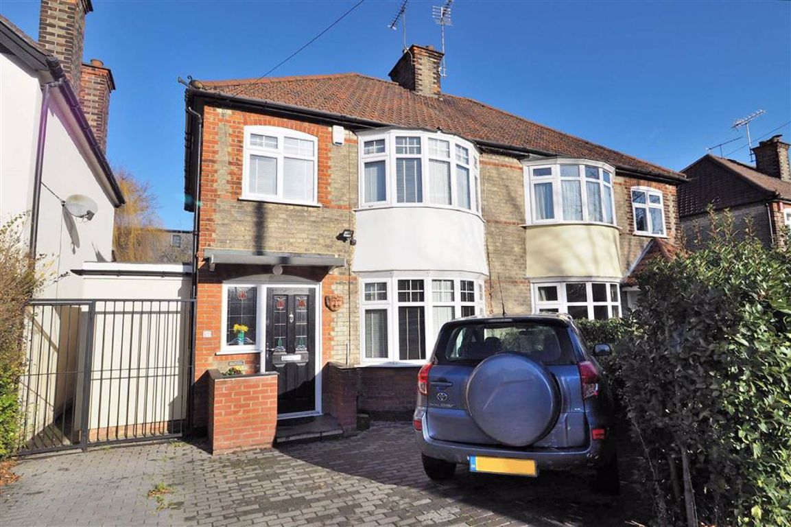 Algers Road, Loughton, Essex Spencer Munson Property Services