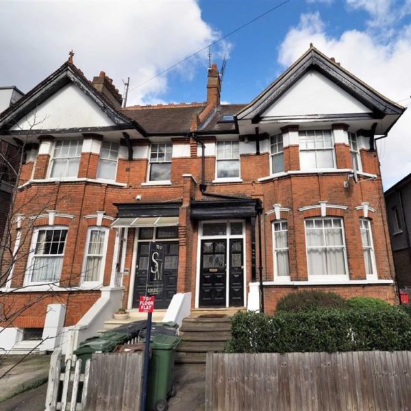 Connaught Avenue, North Chingford, London Spencer Munson Property