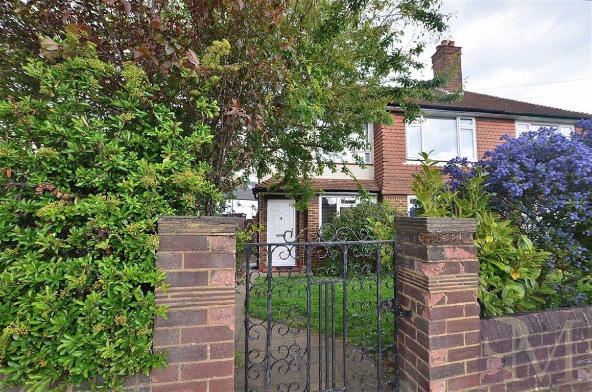 St Barnabas Road, Woodford Green, Essex Spencer Munson Property Services