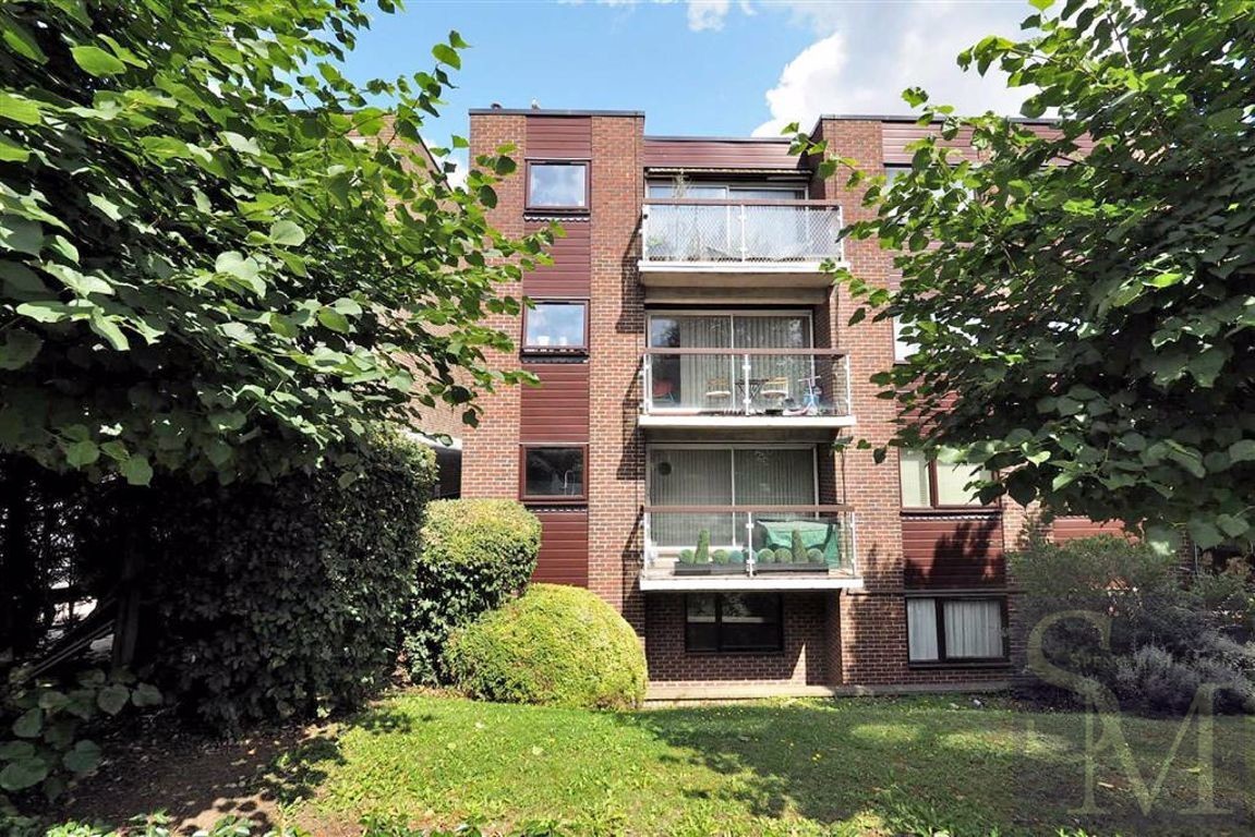 59 61 Palmerston Road, Buckhurst Hill, Essex Spencer Munson