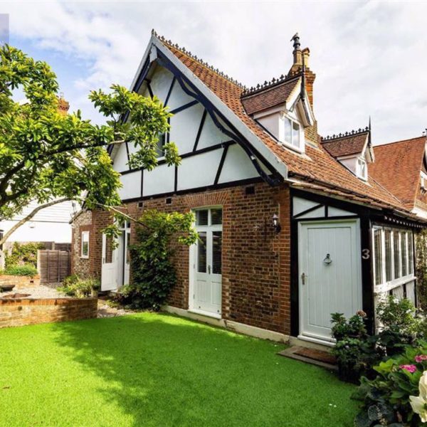 Staples Road, Loughton, Essex Spencer Munson Property Services