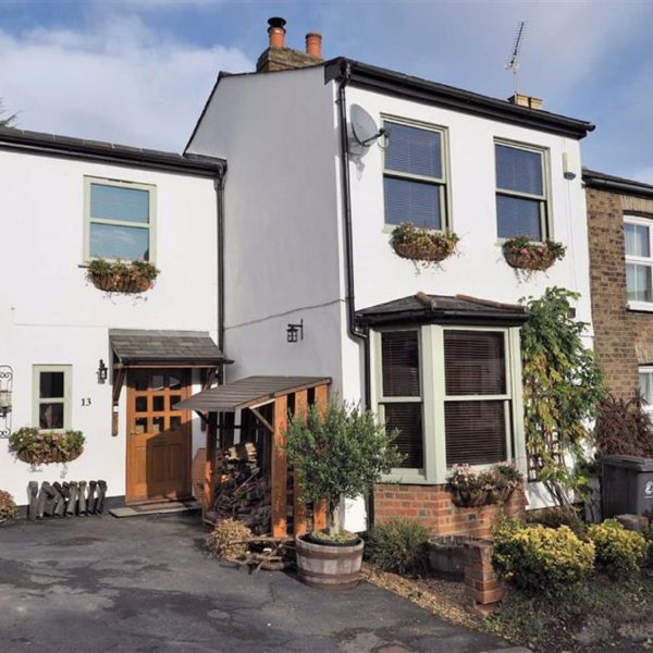 Ivy Chimneys Road, Epping, Essex Spencer Munson Property Services