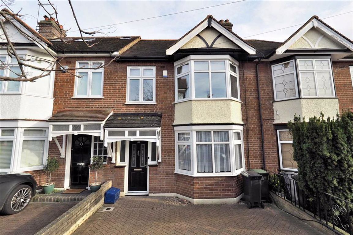 Chestnut Avenue, Buckhurst Hill, Essex Spencer Munson Property Services