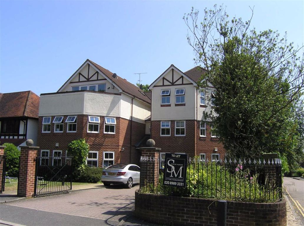 Oakleighs, Woodford Green, London Spencer Munson Property Services