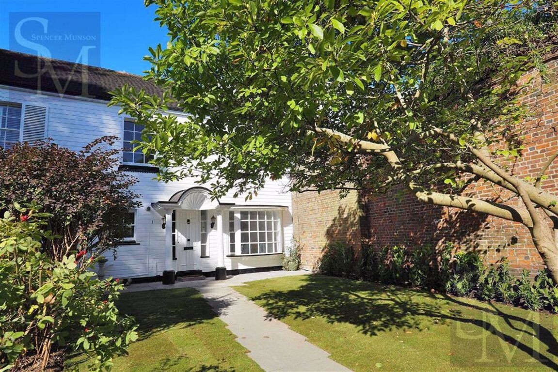 Kings Mews, Chigwell, Essex Spencer Munson Property Services