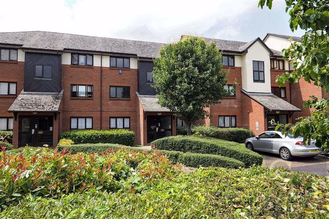 Maple Gate, Loughton, Essex Spencer Munson Property Services