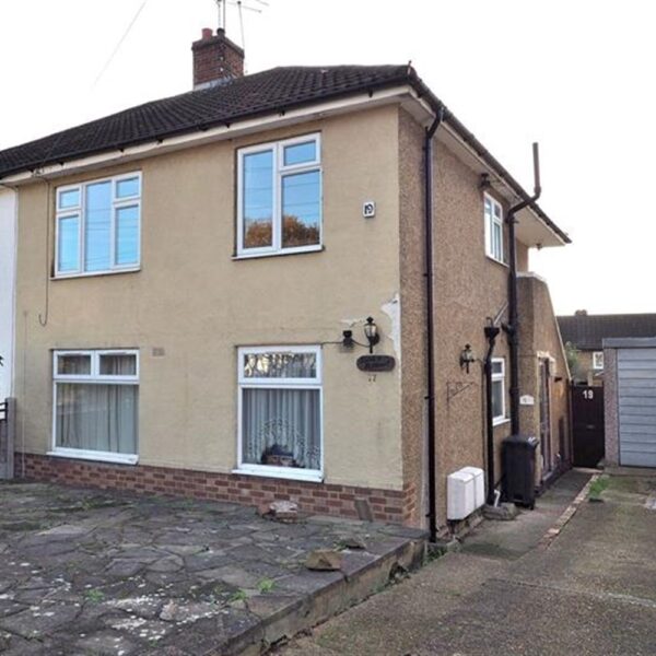 Barncroft Road, Loughton IG10 Spencer Munson Property Services