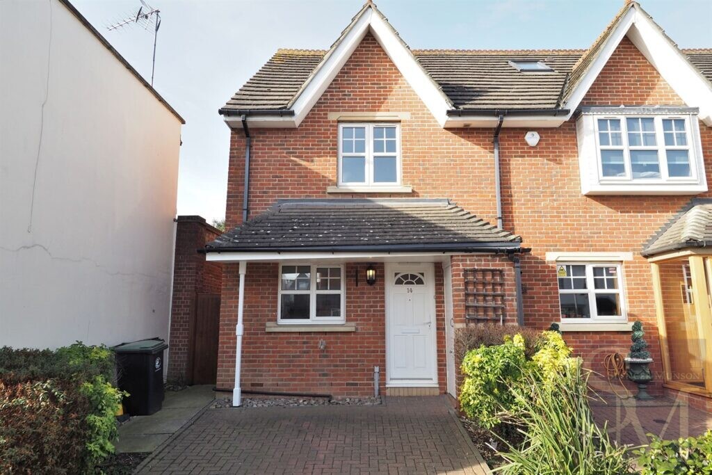 Smarts Lane, Loughton IG10 Spencer Munson Property Services