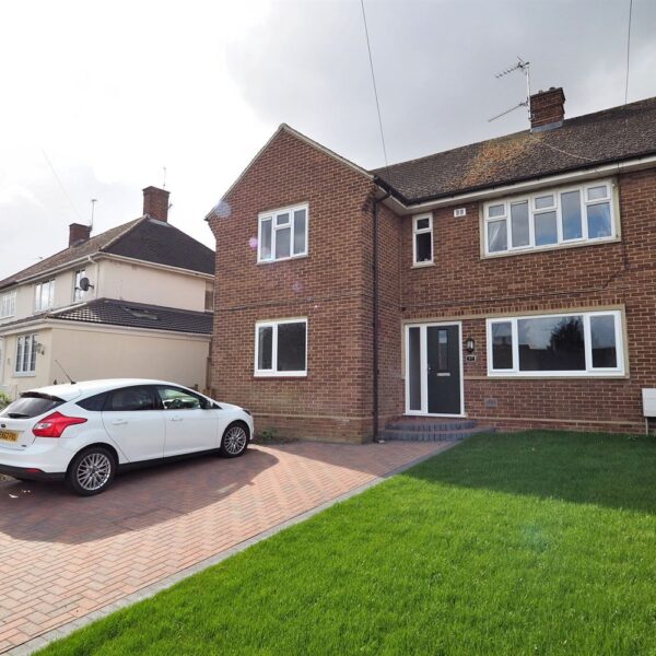 Danbury Road, Loughton IG10 Spencer Munson Property Services