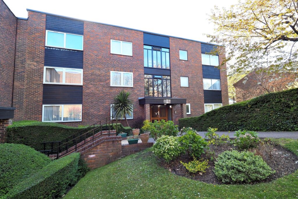 The Heights, St John's Road, Loughton IG10 Spencer Munson Property