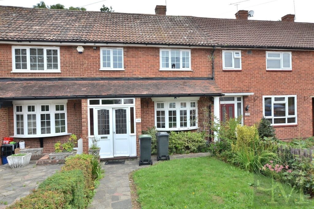 Willingale Road, Loughton IG10 Spencer Munson Property Services