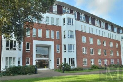 Regency Court, South Woodford, E18