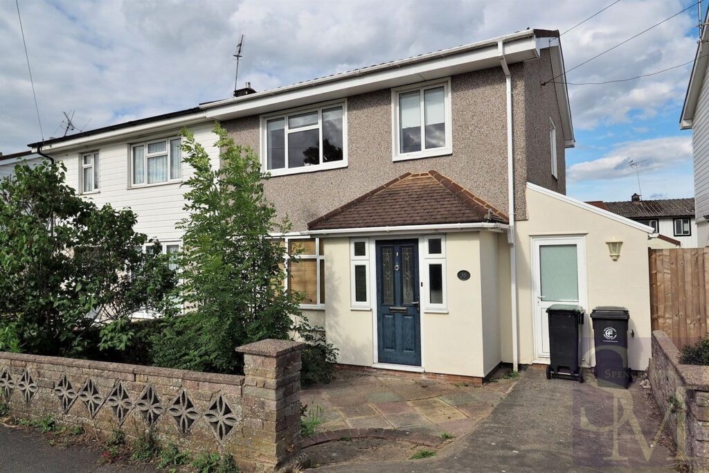 Colebrook Lane, Loughton IG10 Spencer Munson Property Services