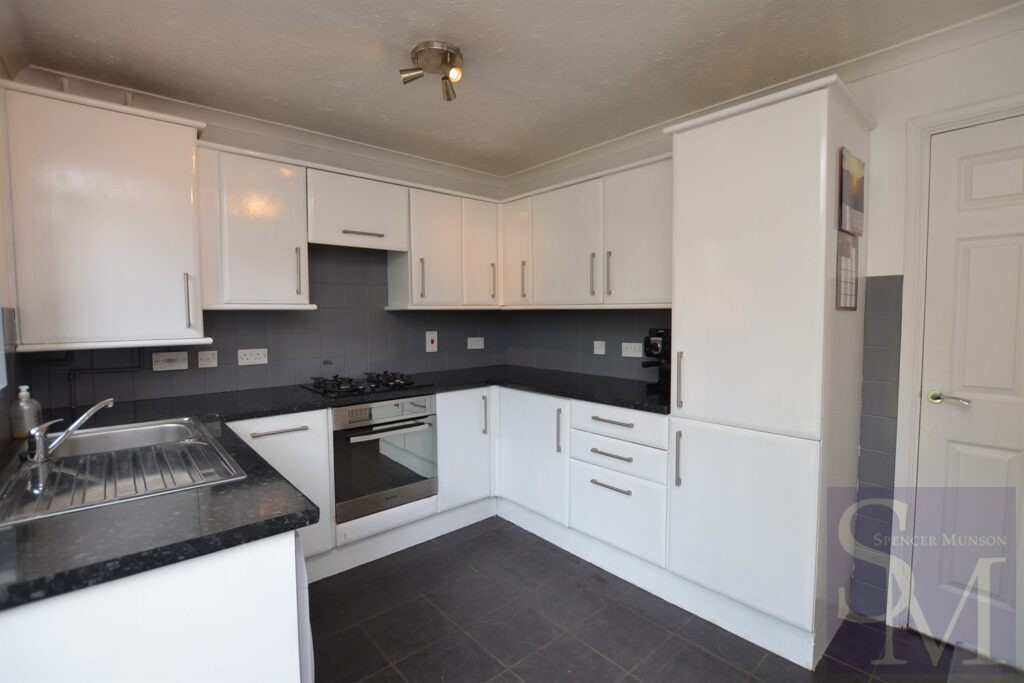 Bryony Close, Loughton, IG10 Spencer Munson Property Services