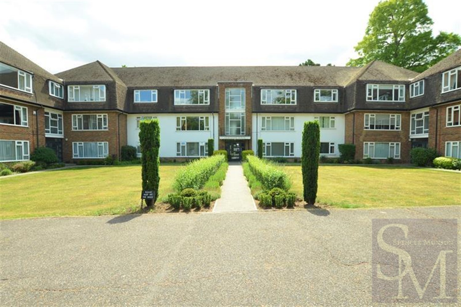 Newnham House, Loughton IG10 Spencer Munson Property Services