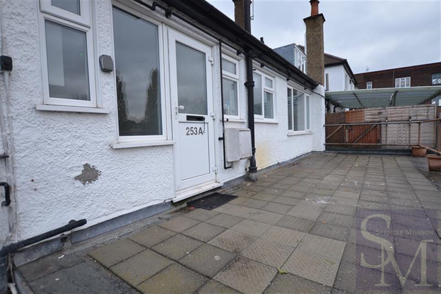 High Road, Loughton, IG10 Spencer Munson Property Services