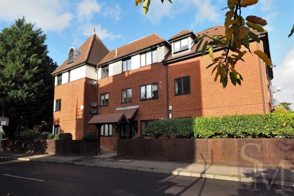 Lords Bushes Court, High Road, Buckhurst Hill IG9 Spencer Munson