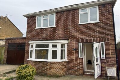 Ravensbourne Gardens, Clayhall, Ilford, IG5