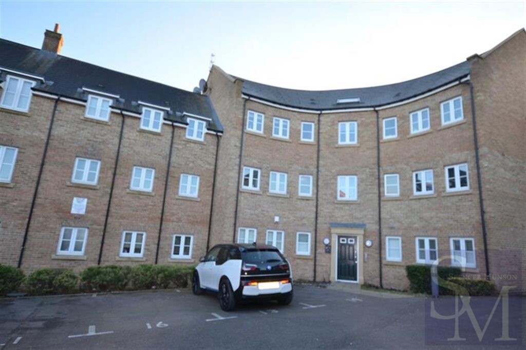 Campus Court, Loughton, IG10 Spencer Munson Property Services