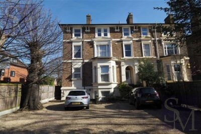 High Road, Buckhurst Hill, IG9