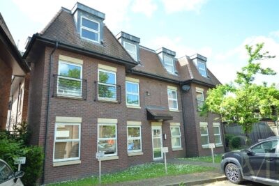 Connaught Place, Loughton, IG10