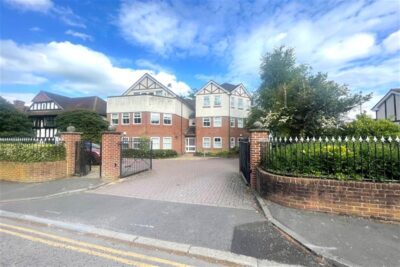 Oakleighs, IG8, Woodford green