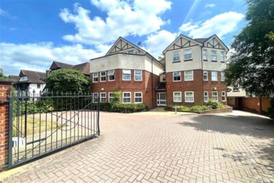 Oakleighs, IG8, Woodford green