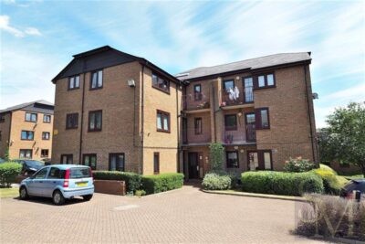 Cedar Close, Buckhurst Hill, IG9