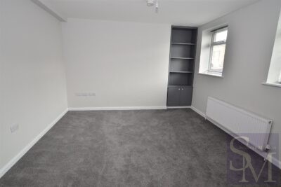 Seven Sisters Road, Holloway, N7