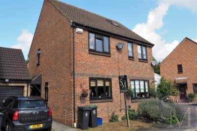 The Windsors, Buckhurst Hill IG9